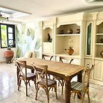 Exceptional Location Near Getsemani With 5 Bedrooms