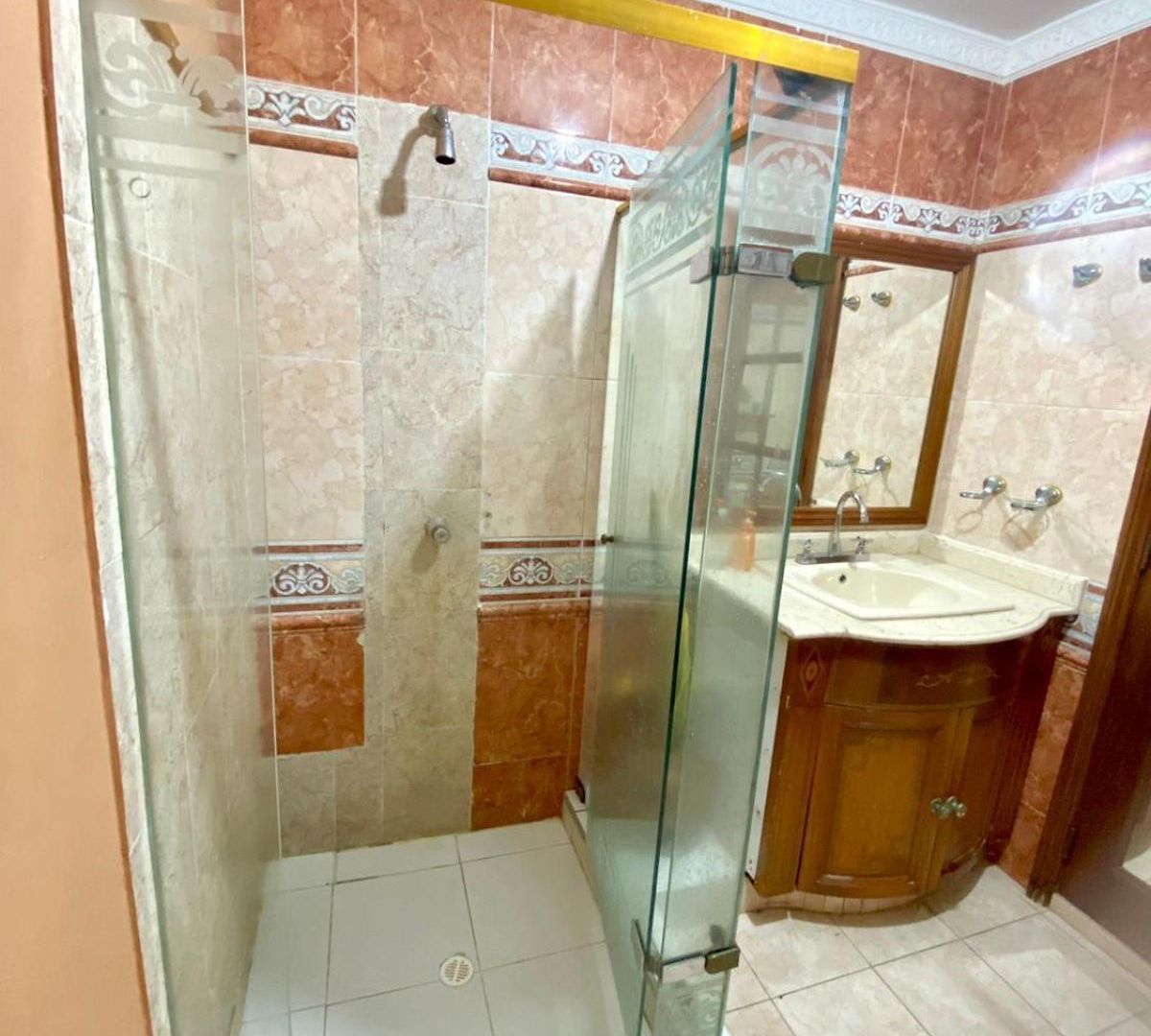 Exceptional Location Near Getsemani With 5 Bedrooms *